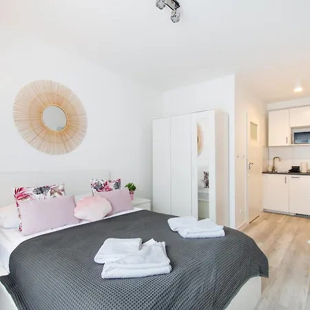 Rentplanet - Towarowa *